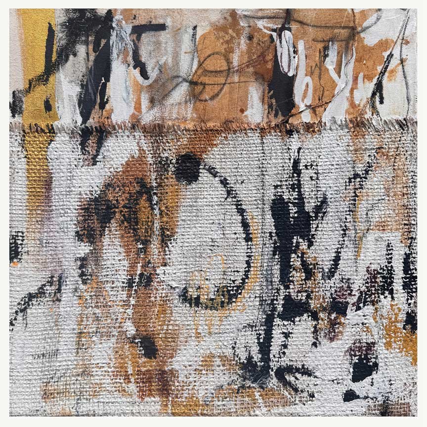 Pinturas abstractas en técnica mixta en colores neutros con incorporación de óxido.